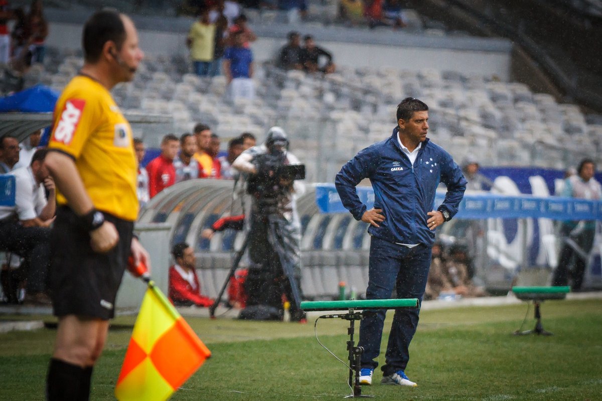 Auxiliar de Mano, Lobo exalta temporada do Cruzeiro: ‘Vamos terminar bem o ano’