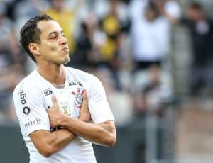 Cinco meses após deixar o Corinthians, Rodriguinho entra na mira do Flamengo
