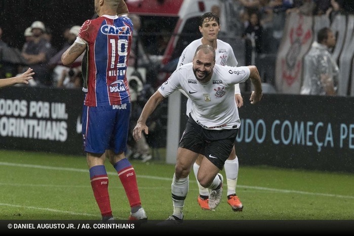 Goiás pode repatriar o meia Danilo, bicampeão mundial pelo Corinthians