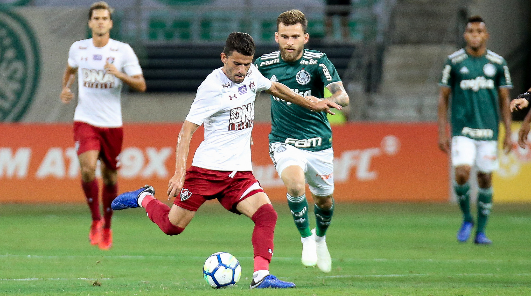 Fluminense tenta acabar com seca de gols para superar o Atlético-PR na Sul-Americana