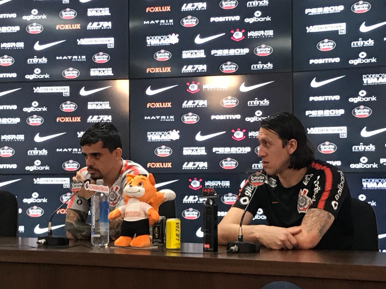 Jogadores do Corinthians desconversam sobre possível volta de Carille