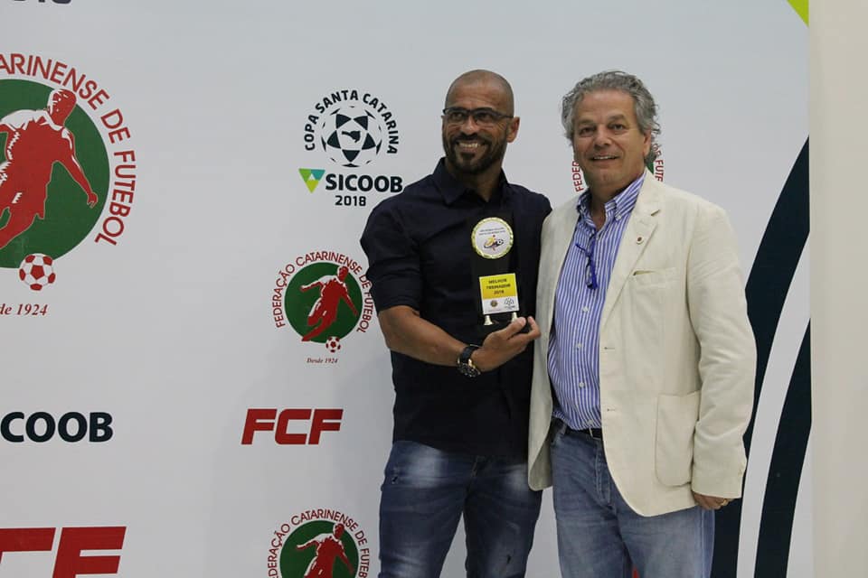 Tetracampeão, Pingo é eleito melhor treinador da Copa SC e foca em novo desafio