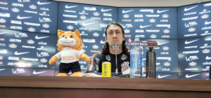 Cássio diz se sentir em casa no Corinthians e luta para voltar à seleção