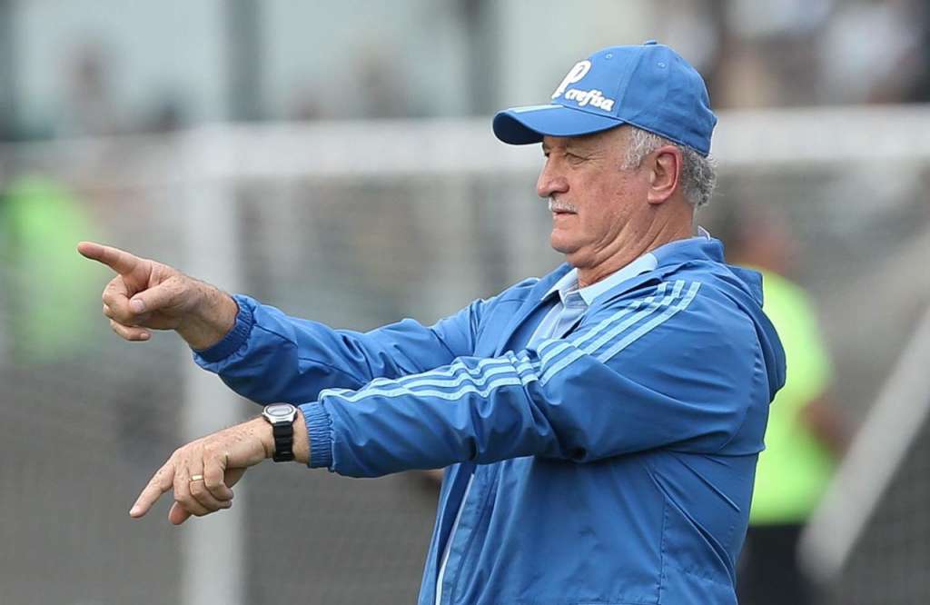 O técnico Felipão ainda não decidiu quem vai jogar no domingo na despedida do Brasileirão