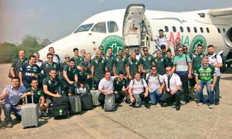 Atlético Nacional e moradores de La Unión homenageiam vítimas da Chapecoense