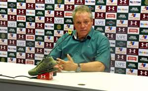 Abel Braga foi sondado por Flamengo e 'clube misterioso', mas Santos sai na frente