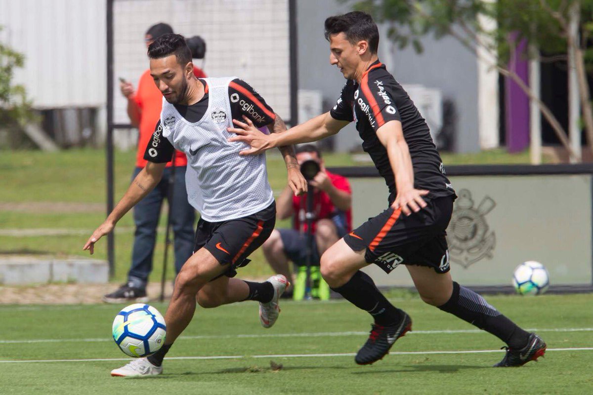 Com Walter no time, Jair indica Corinthians para enfrentar o Grêmio no domingo