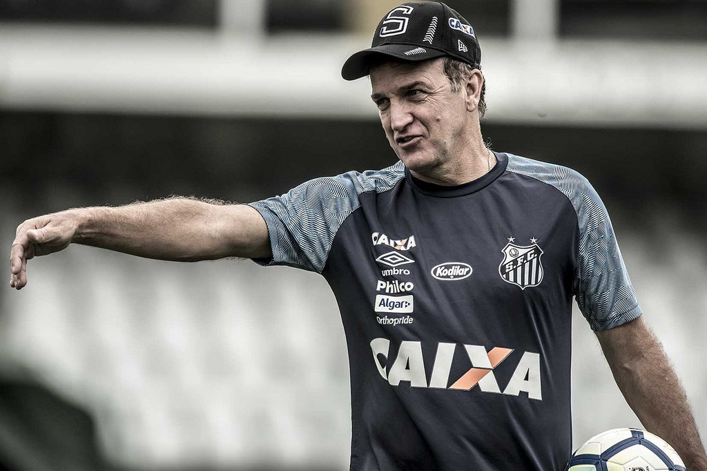 Cuca vê passagem como boa e lamenta deixar Santos: ‘Não foi por vontade própria’