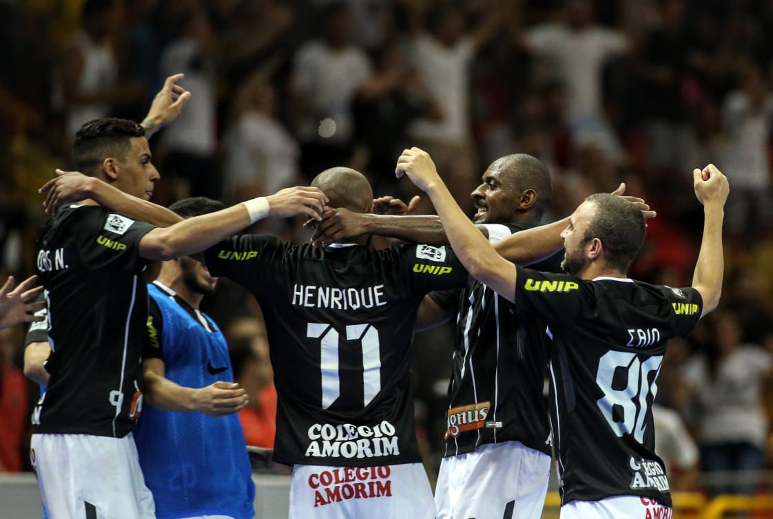 Futsal: Após festa para Falcão, Corinthians fica perto do título da Liga Paulista