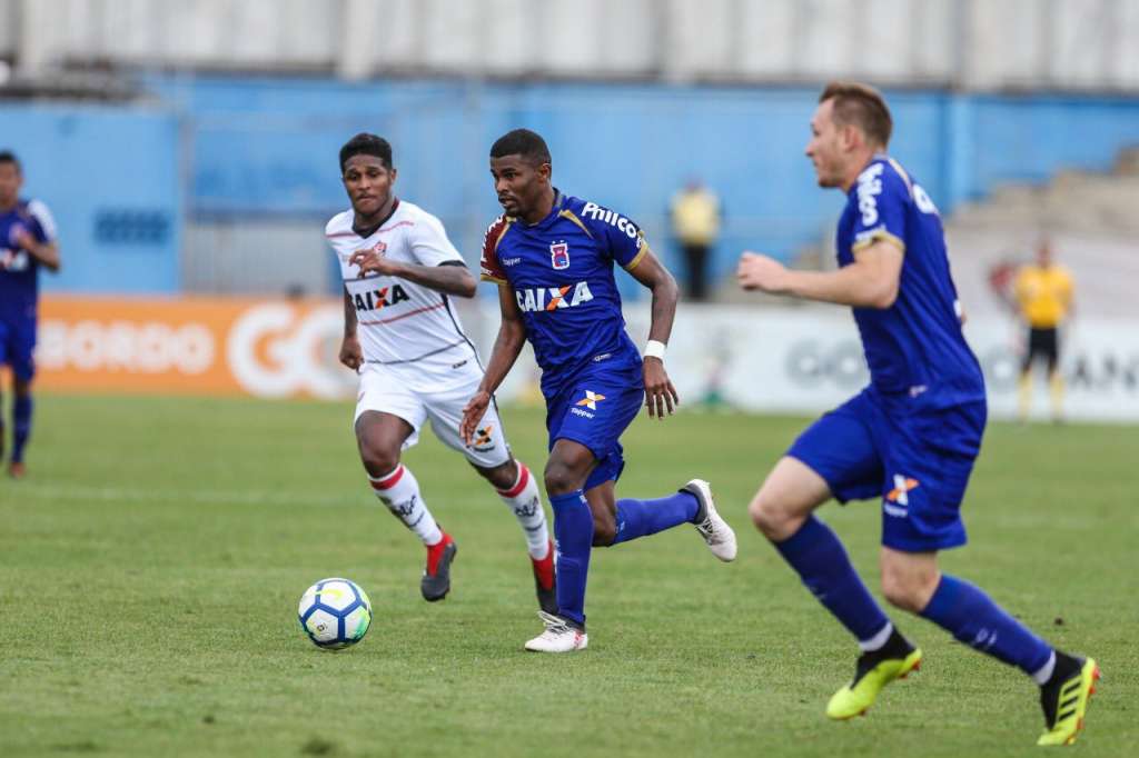 Rebaixado, Paraná aproveita 'despedida' para testar a base de 2019