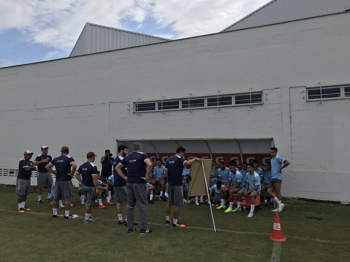 Interino quer recuperar lado psicológico do Flu e avisa: ‘Não dá para inventar’