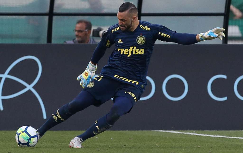 'Sou um goleiro raiz. Não dou piruetas', diz Weverton sobre boa fase no Pameiras
