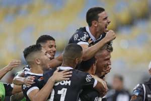 Vasco busca um empate em Fortaleza para garantir a sua permanência na elite