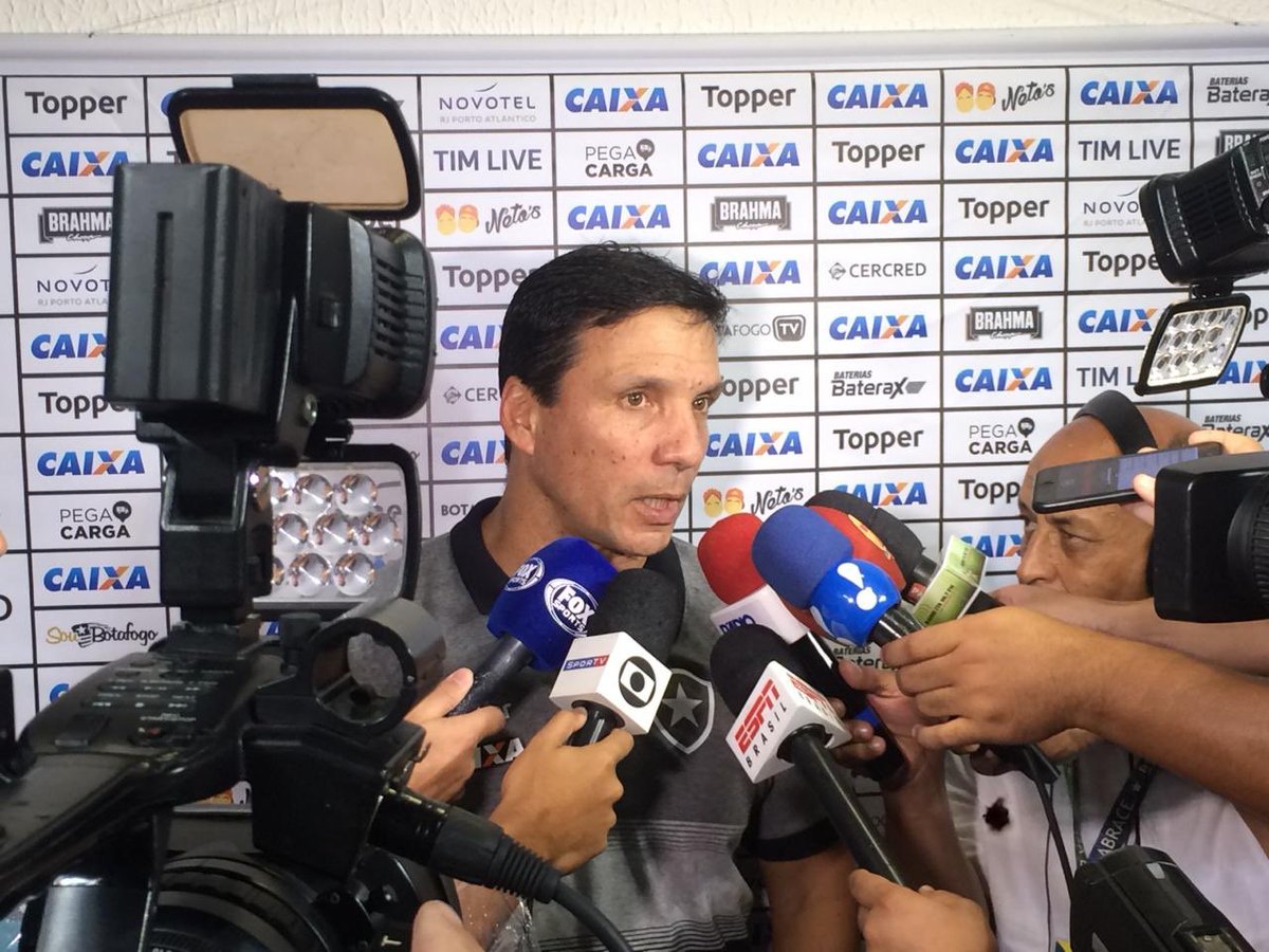 Zé Ricardo celebra reta final do Botafogo em 2018, mas pede reforços para 2019