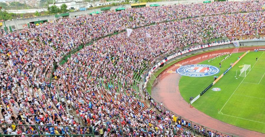 Torcida do Bahia aplaudiu muito Zé Rafael em sua despedida. (Foto: Bahia / Divulgação)