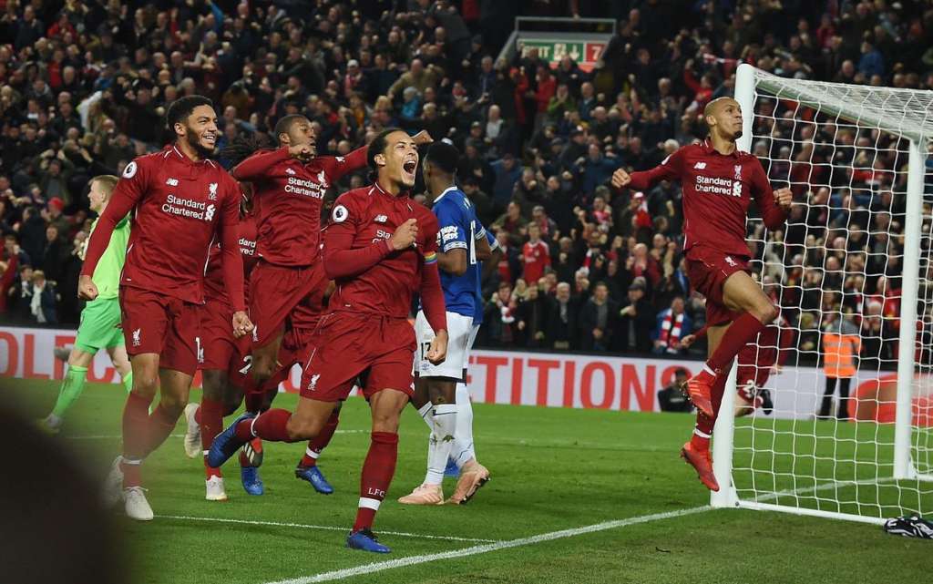 INGLÊS: Liverpool vence clássico com gol bizarro no fim e segue na cola do líder City 2 0002050357950 img