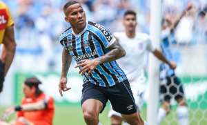 Grêmio mira a contratação de '5 ou 6 reforços' para a próxima temporada