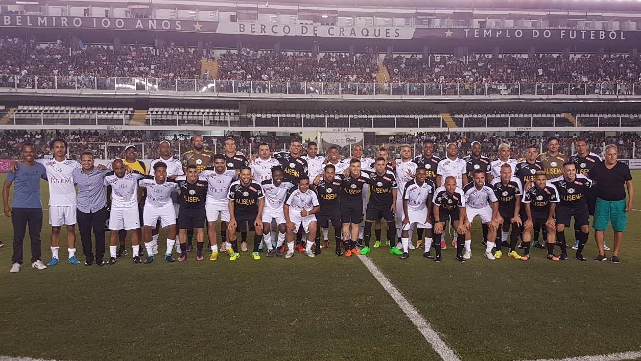 Jogo beneficente do técnico Narciso reúne astros do esporte e da música