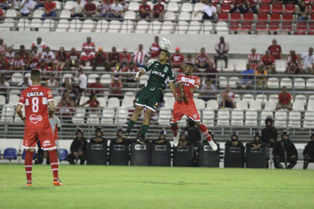 Volante do Galo foi titular na campanha alvirrrubra em 2018 (Foto: Douglas Araújo / Divulgação / CRB)