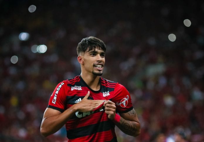 Meia diz que deixa Flamengo com ‘coração apertado’, mas já cogita volta
