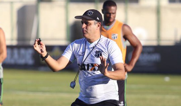 Ex-Ponte Preta e Guarani, Chamusca dirigirá Oeste no Paulistão