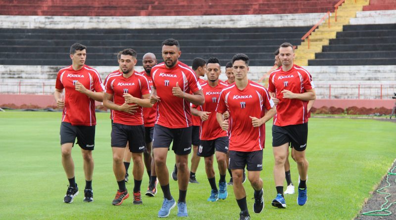 Botafogo-SP inícia pré-temporada para o Paulistão e enfim apresenta Denílson