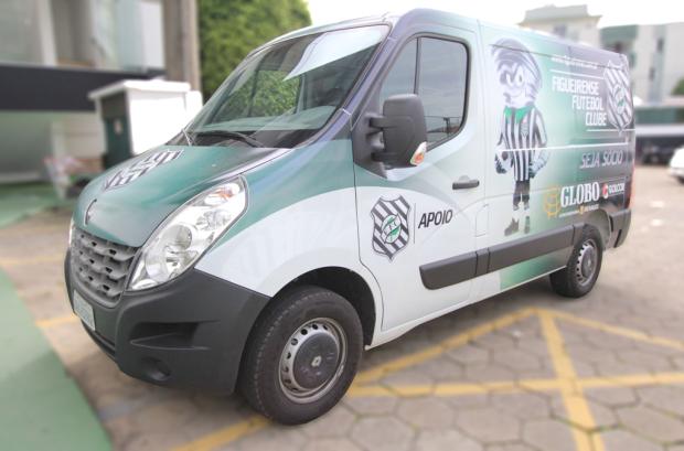 Por dívida, time da Série B tem van penhorada pela Justiça