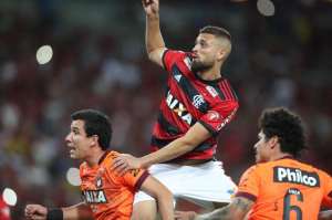 Flamengo entra na briga com Palmeiras por atacante