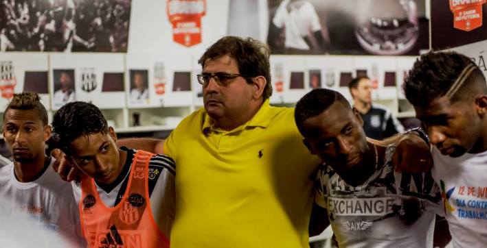 Sem Kleina, Ponte Preta estuda dois treinadores para 2019