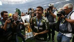 Clube chinês prepara oferta para tirar atacante do Palmeiras