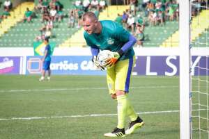 Goleiro do Guarani entra na mira de rival da Série B