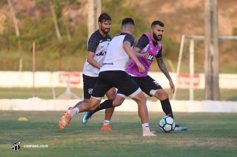 João Lucas fala destaca entrega dos jogadores do Ceará durante a Série A