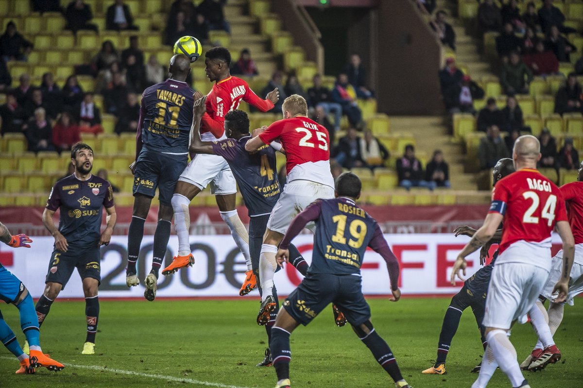 Após protestos, mais dois jogos do Campeonato Francês são adiados