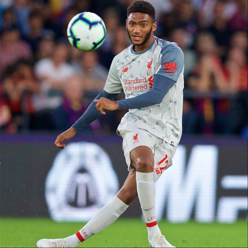 Inglês: Joe Gomez desfalcará o Liverpool por seis semanas após fraturar a perna