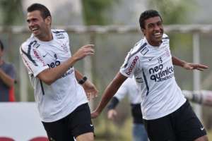 Corinthians tenta retorno de campeão da Libertadores, mas tem concorrência do Inter