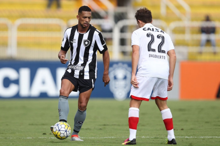 Luis Ricardo foi vice-campeão paulista pela Ponte (Foto: Vitor Silva/SSPress/Botafogo)