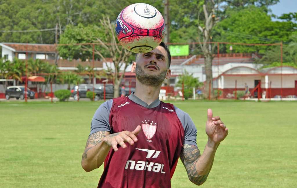Atacante Caio Barbosa, ex-Criciúma, é o novo reforço do Noroeste (Foto: Bruno Freitas/Noroeste)