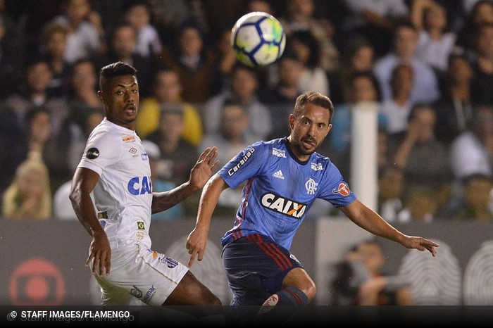 Para ter atacante, Cruzeiro envia lista de jogadores ao Santos