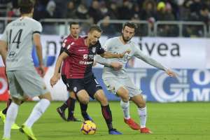 ITALIANO: Roma vacila, leva dois gols no final, e só empata com o Cagliari