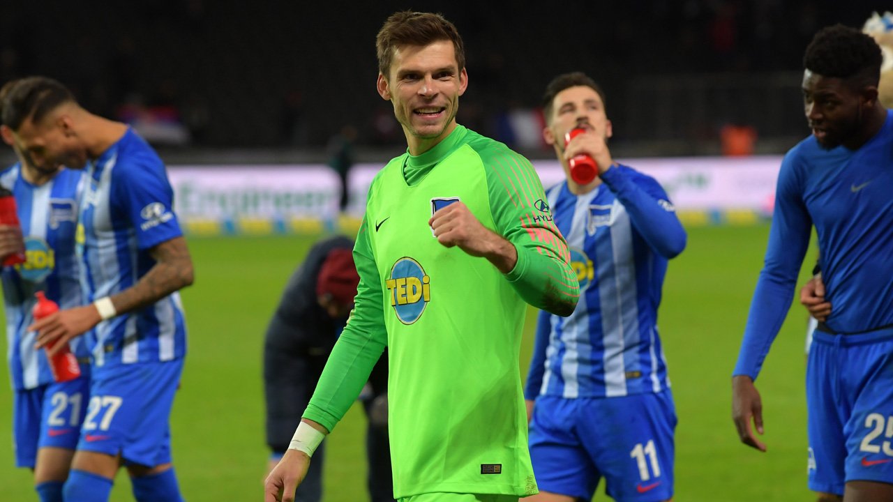 ALEMÃO: Hertha Berlin vence Eintracht Frankfurt e se aproxima dos líderes