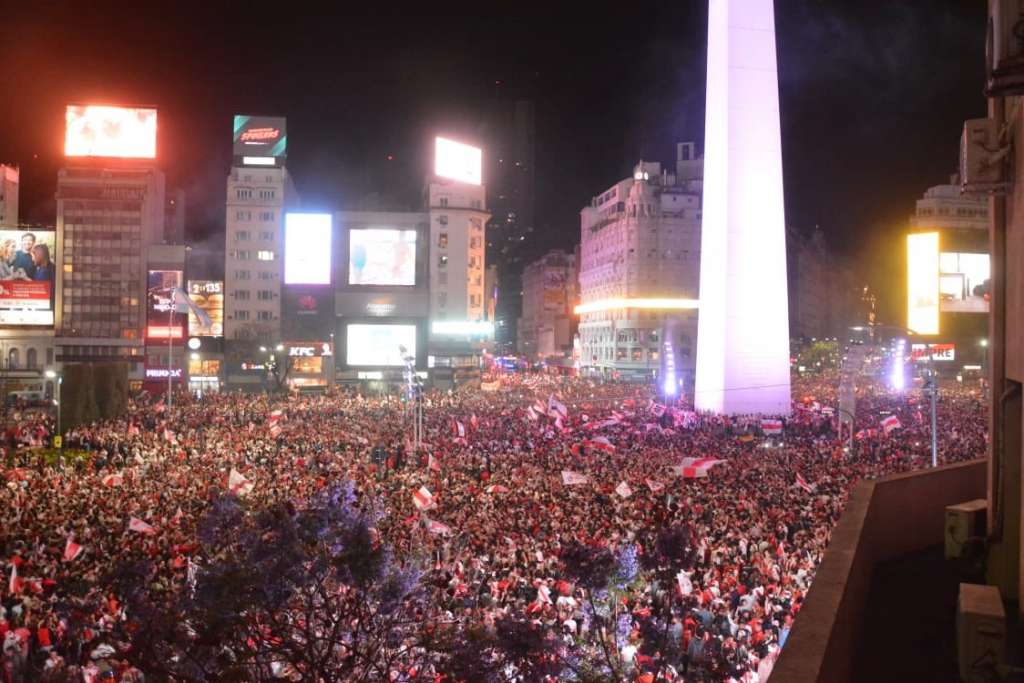 Festa do River tem exaltação de Gallardo, provocações a Macri e confusão