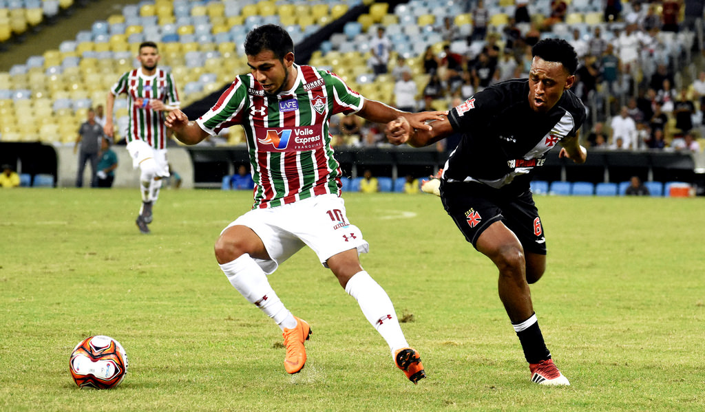 Após Richard, Corinthians vai atrás de outro meia do Fluminense