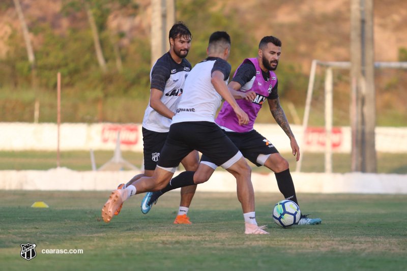 Cearense: João Lucas comemora renovação com o Ceará e busca ano ainda melhor