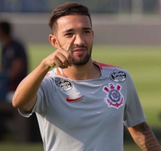 Com elenco inchado, Corinthians tenta utilizar atletas como moeda de troca