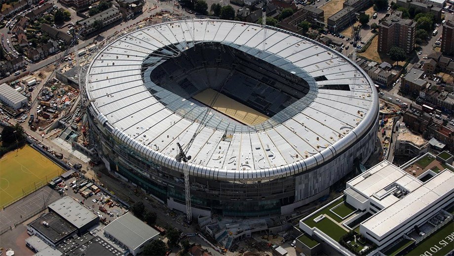 Inglês: Com obras atrasadas em novo estádio, Tottenham pega United apenas em janeiro