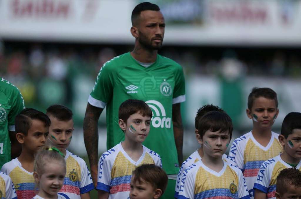 A Chapecoense tem interesse na permanência do atacante Leandro Pereira
