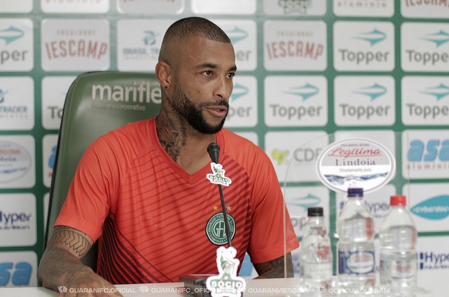 Paulistão: Após perder titular, Guarani acerta renovação com zagueiro reserva