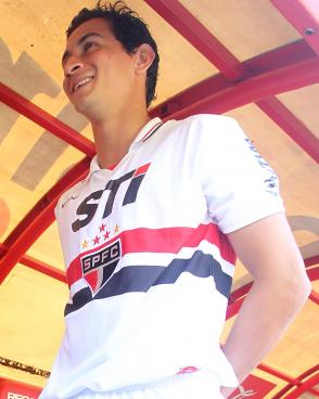 Ganso: decepção no exterior