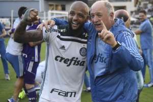 Felipe Melo despista sobre interesse do Fla: 'Tenho contrato com o Palmeiras'