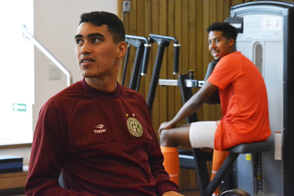 Umberto Louzer pede e jogadores trocam Guarani pelo Vila Nova